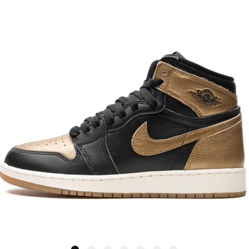 Nike Kids Air Jordan Black &‎ Gold High-Top Sneakers Size 4.5Y